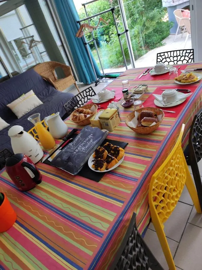 Maison Venitia Aussonne B&B